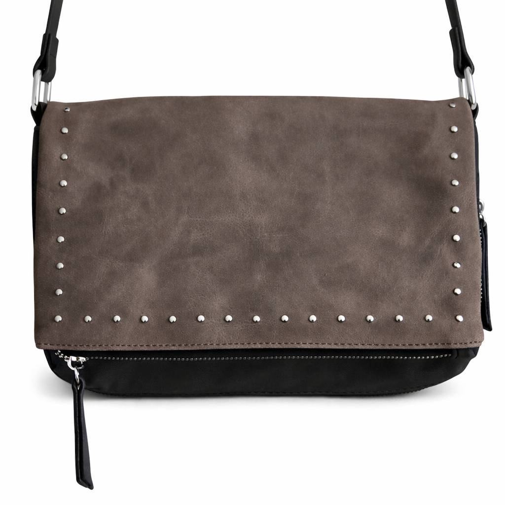 Bolso negro y gris Y2K con detalles plateados y correa ajustable