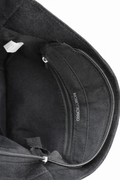Bolso negro Y2K con remaches plateados y flecos largos