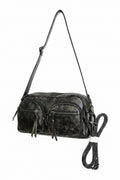 Bolso negro Y2K multibolsillos con detalles metálicos y correa ajustable
