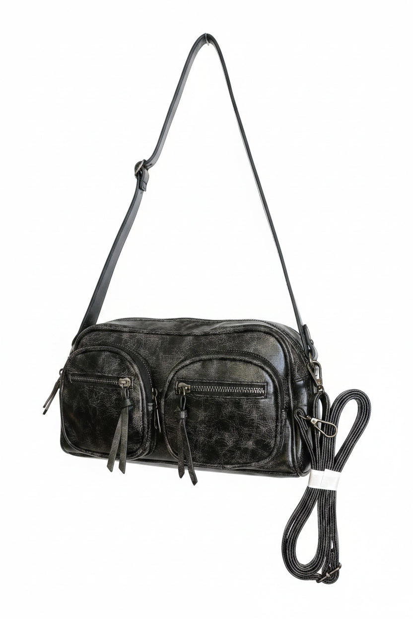 Bolso negro Y2K multibolsillos con detalles metálicos y correa ajustable
