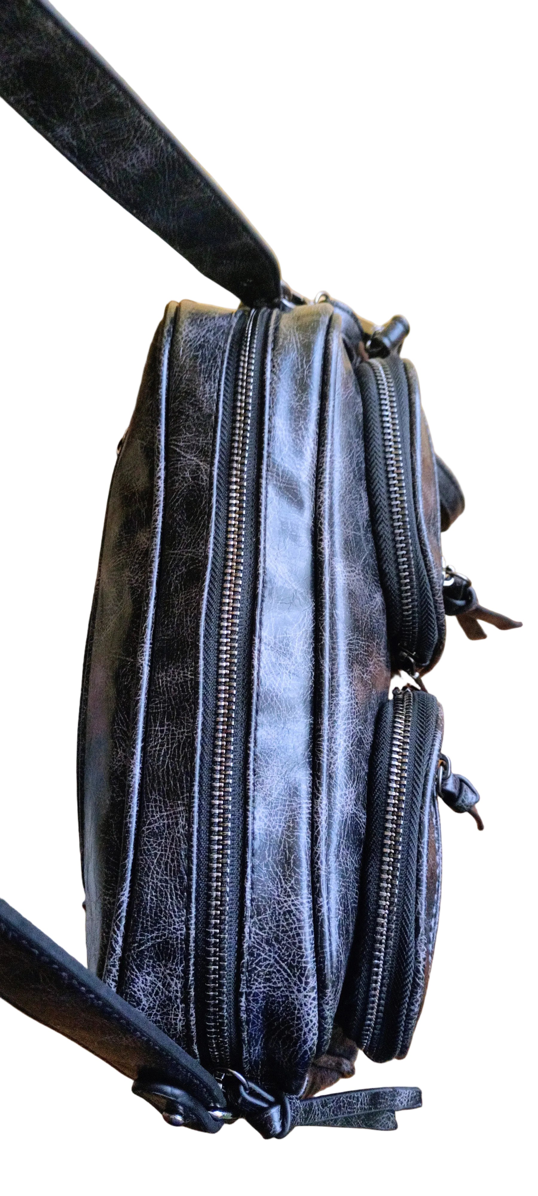 Bolso negro Y2K multibolsillos con detalles metálicos y correa ajustable