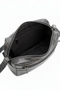 Bolso negro Y2K multibolsillos con detalles metálicos y correa ajustable