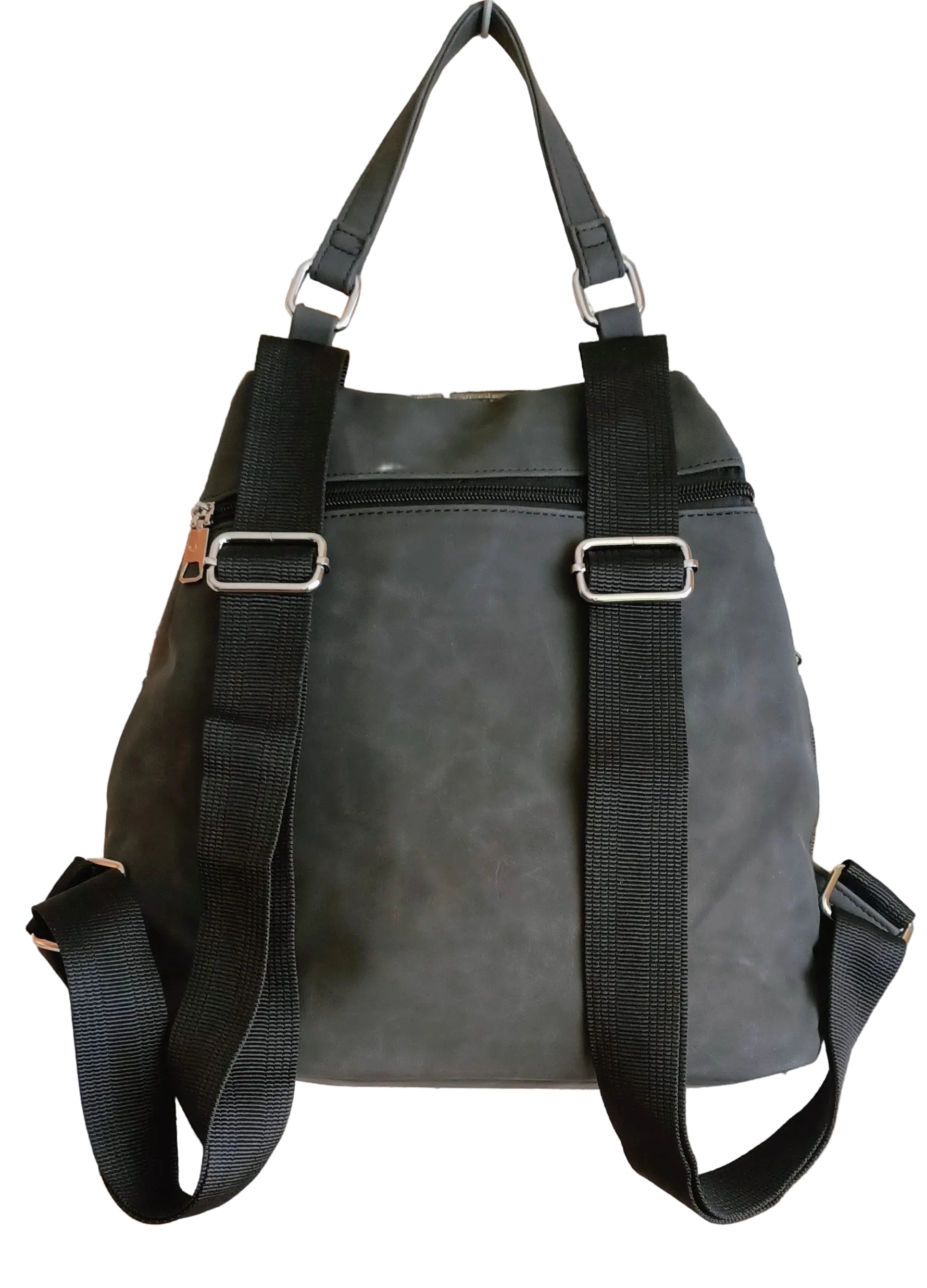 Mochila antirrobo negra y gris Y2K con detalles metálicos plata