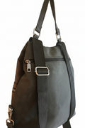 Mochila antirrobo negra y gris Y2K con detalles metálicos plata