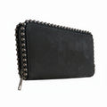 Cartera negra estilo ante Y2K con detalles plateados