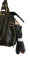 Bolso Y2K con corazón y detalles dorados disponible en negro y beige
