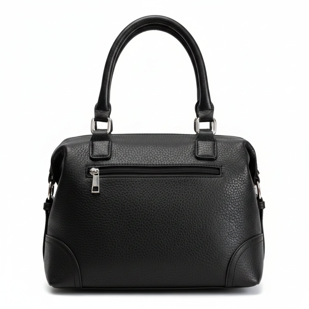 Bolso negro Y2K con calavera y tachuelas plateadas